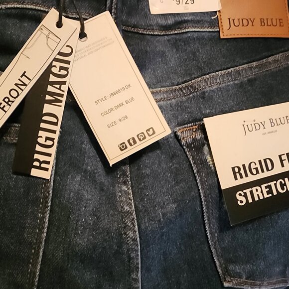 Judy Blue‎ High Rise Rigid Magic Distressed Straight Jeans Size 9 **New** - Picture 4 of 7